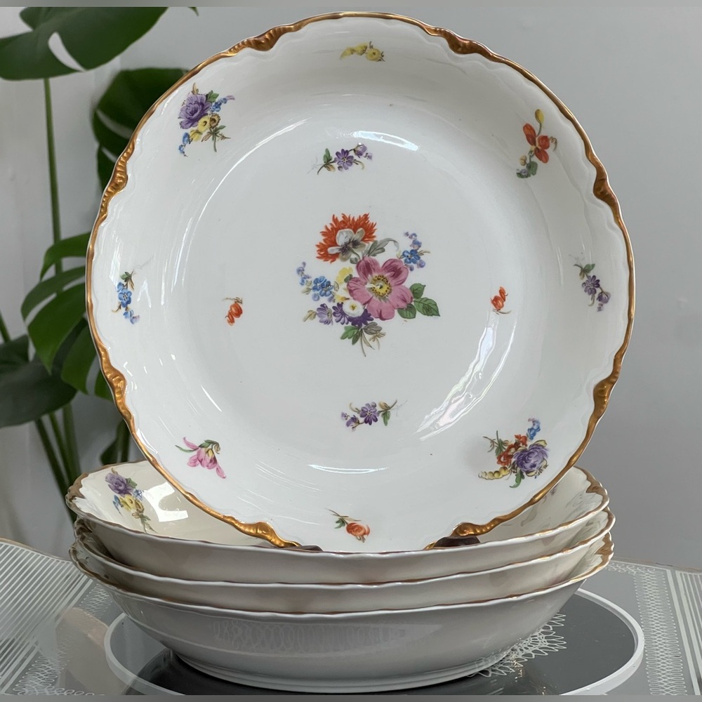 Vintage WARWICK Bouquet Dresden Scalloped Gilded  Coupe Bowls   set of 4